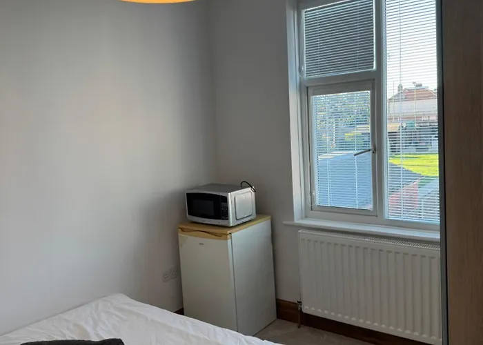 Comfortable And Tidy Double Room 10 Min From Town